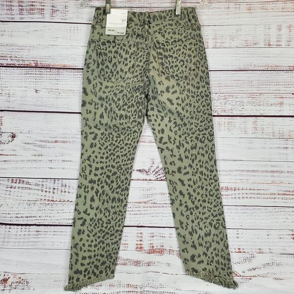 Kancan High Rise Crop Skinny Jeans Leopard Army Green Fringe Hem Size 27 NWT - Picture 4 of 15
